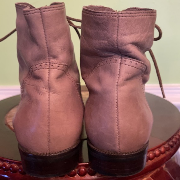 Nine West smoke Grey booties like new - Picture 4 of 8